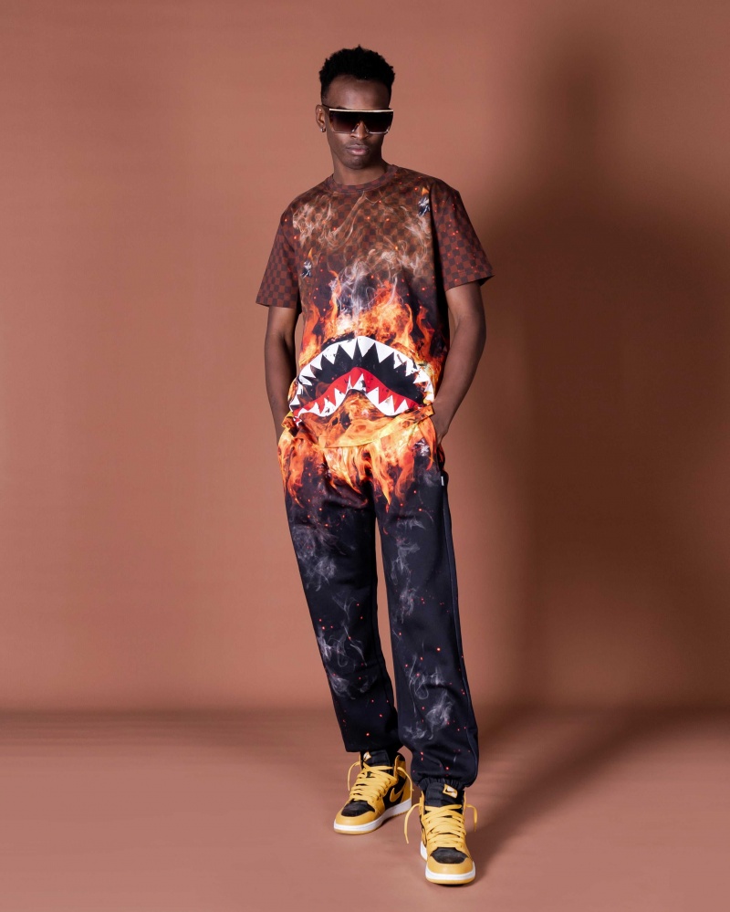 Sprayground T-shirt SHARK ON FIRE Brown | RBWEK1635